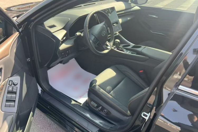 Used Toyota Avalon 2024 Dual-Motor 2.0L Premium Edition Interior 1