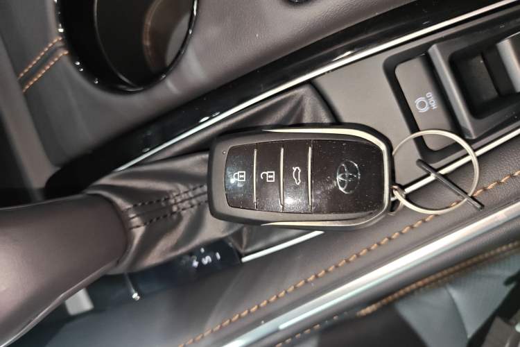Used Toyota Avalon 2024 Dual-Motor 2.0L Luxury Edition Interior 1