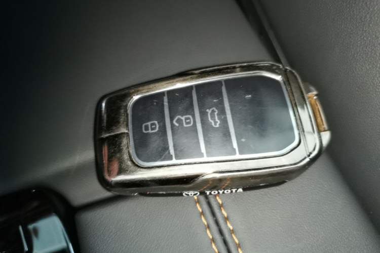 Used Toyota Avalon 2024 Dual-Motor 2.0L Luxury Edition Interior 1