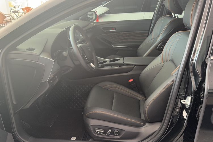 Used Toyota Avalon 2024 2.0L Premium Edition Interior 2