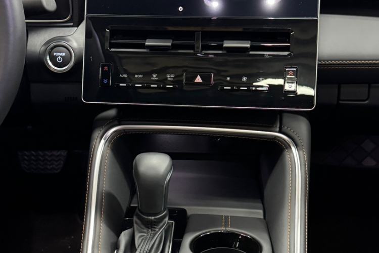 Used Toyota Avalon 2024 Dual-Motor 2.0L Luxury Edition Interior 2