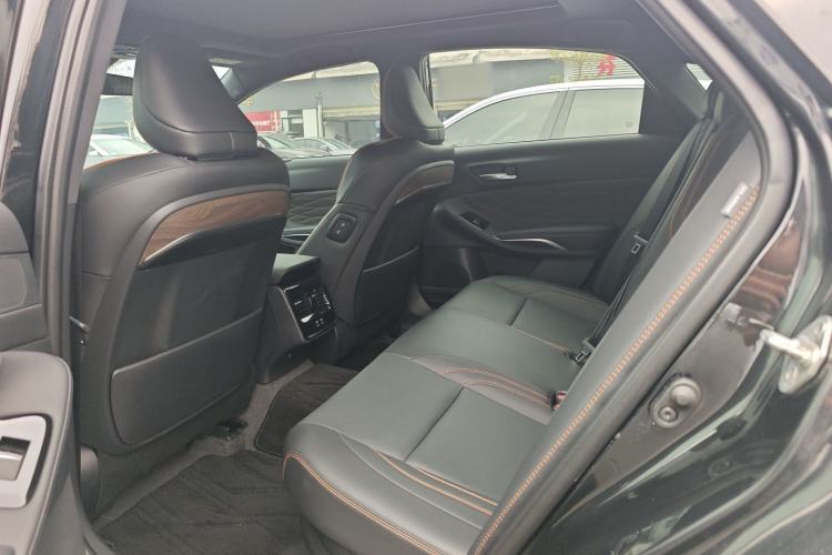 Used Toyota Avalon 2024 Dual-Motor 2.0L Luxury Edition Interior 2