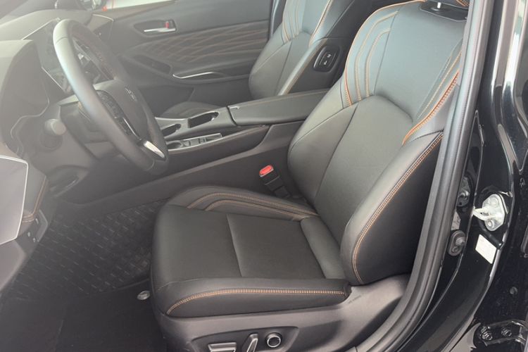 Used Toyota Avalon 2024 2.0L Premium Edition Interior 3