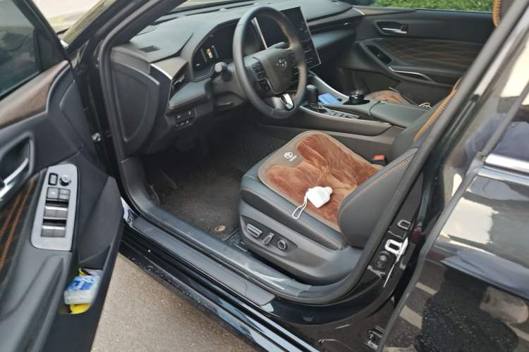 Used Toyota Avalon 2024 2.0L Luxury Edition Interior 3