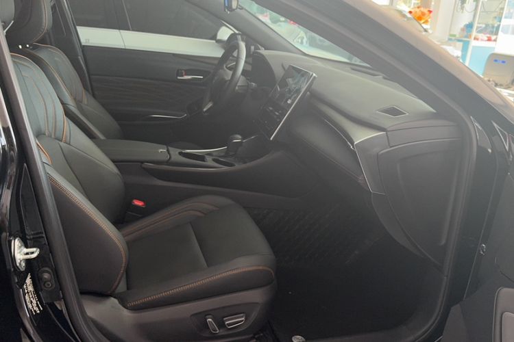 Used Toyota Avalon 2024 2.0L Premium Edition Interior 5