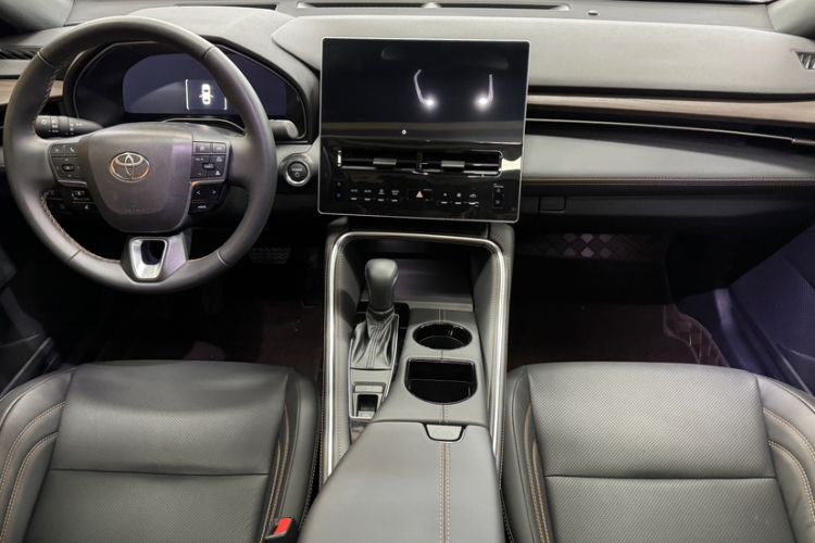 Used Toyota Avalon 2024 Dual-Motor 2.0L Luxury Edition Interior 5