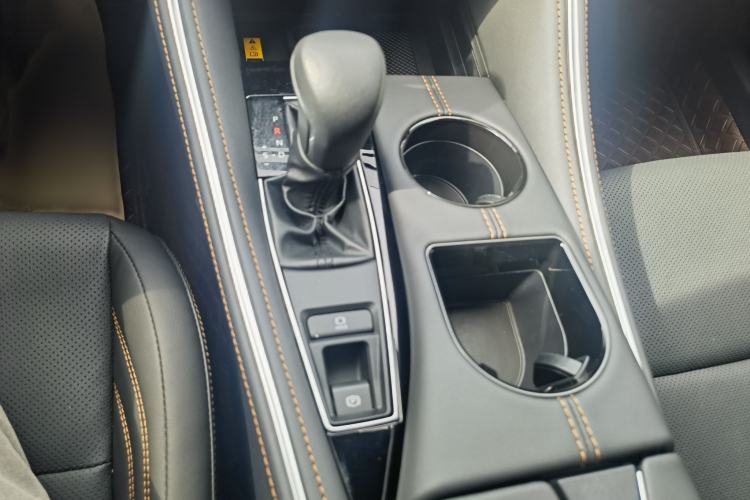 Used Toyota Avalon 2024 Dual-Motor 2.0L Luxury Edition Interior 7