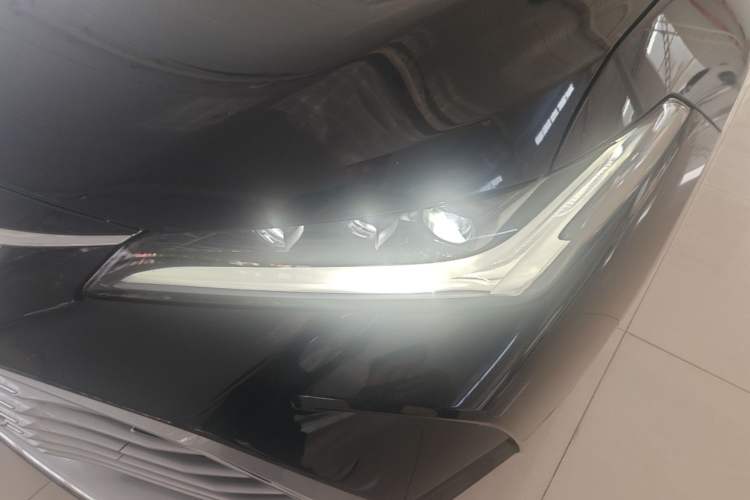 Used Toyota Avalon 2024 2.0L Premium Edition Left Front Headlight