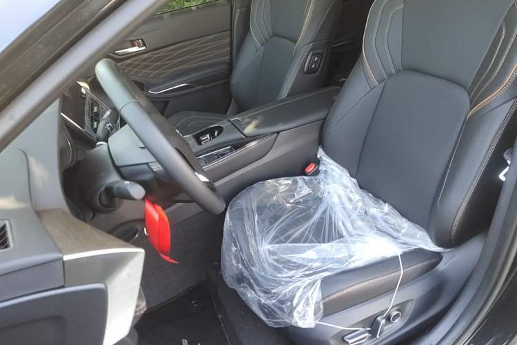 Used Toyota Avalon 2024 Dual-Motor 2.0L Luxury Edition Left Front Seat