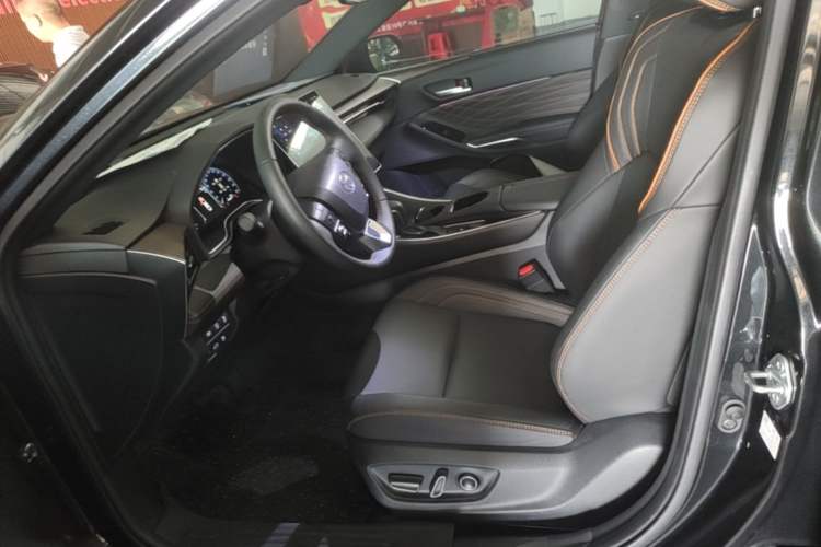 Used Toyota Avalon 2024 Dual-Motor 2.0L Premium Edition Left Front Seat