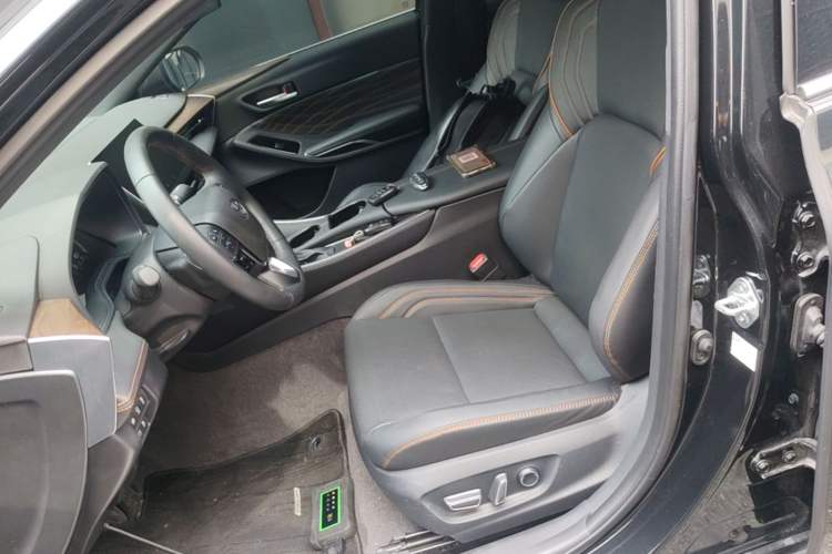 Used Toyota Avalon 2024 Dual-Motor 2.0L Premium Edition Left Front Seat