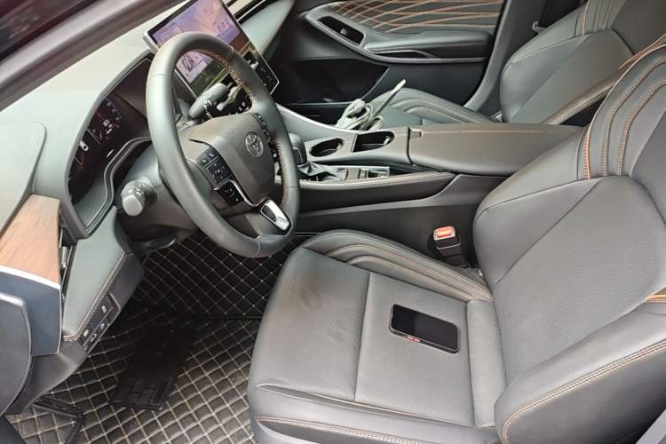 Used Toyota Avalon 2024 Dual-Motor 2.0L Luxury Edition Left Front Seat