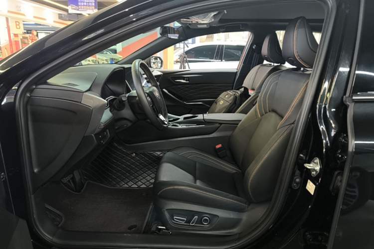 Used Toyota Avalon 2024 Dual-Motor 2.0L Luxury Edition Left Front Seat