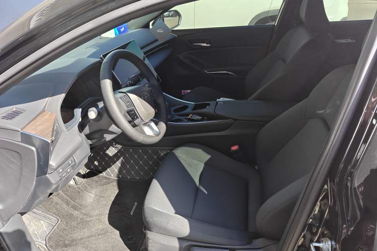 Used Toyota Avalon 2024 2.0L Ambition Edition Left Front Seat