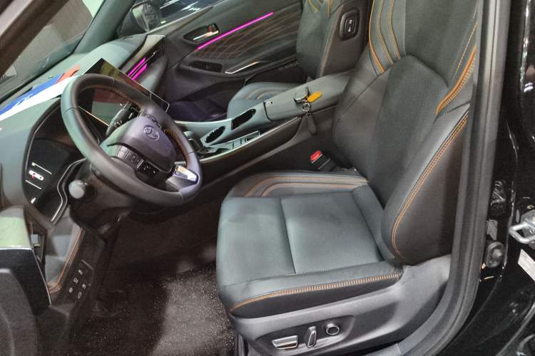 Used Toyota Avalon 2024 Dual-Motor 2.0L Premium Edition Left Front Seat
