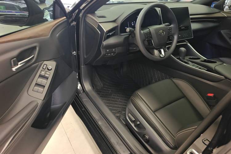Used Toyota Avalon 2024 2.0L Premium Edition Left Front Seat