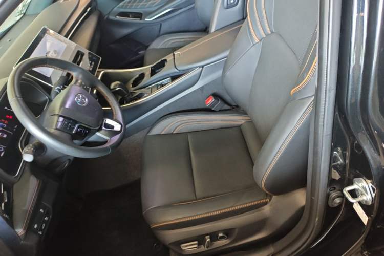Used Toyota Avalon 2024 Dual-Motor 2.0L Premium Edition Left Front Seat