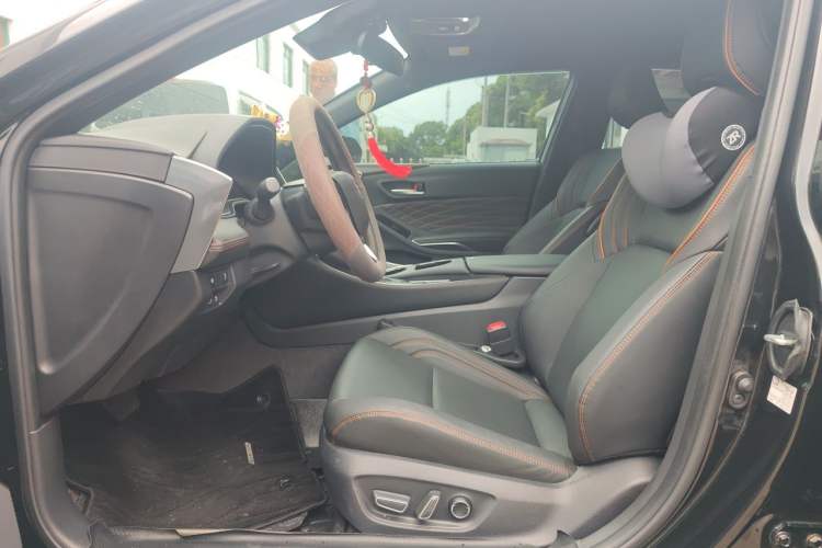 Used Toyota Avalon 2024 2.0L Luxury Edition Left Front Seat