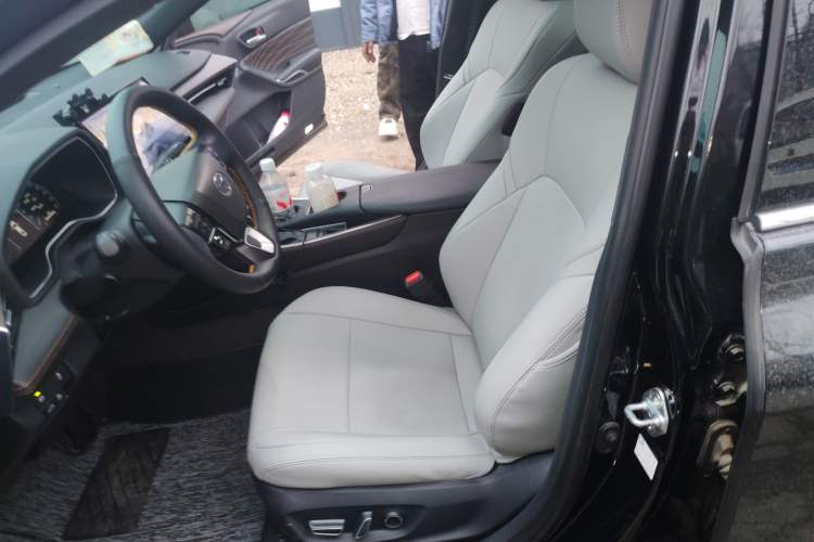 Used Toyota Avalon 2024 Dual-Motor 2.0L Luxury Edition Left Front Seat