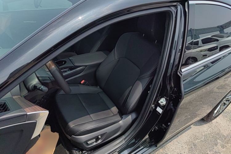 Used Toyota Avalon 2024 2.0L Ambition Edition Left Front Seat