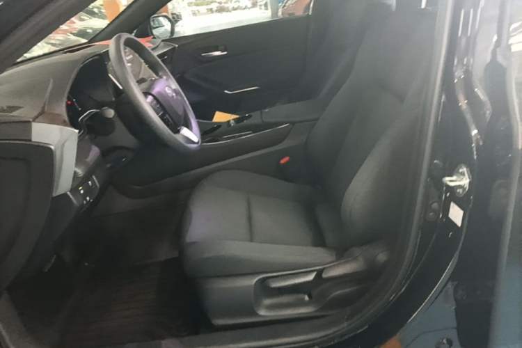 Used Toyota Avalon 2024 2.0L Ambition Edition Left Front Seat