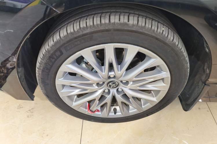 Used Toyota Avalon 2024 Dual-Motor 2.0L Luxury Edition Left Front Wheel Hub