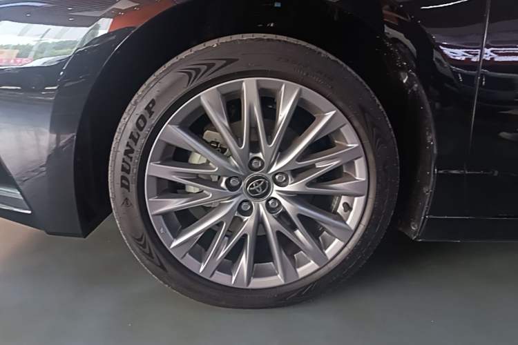 Used Toyota Avalon 2024 Dual-Motor 2.0L Luxury Edition Left Front Wheel Hub
