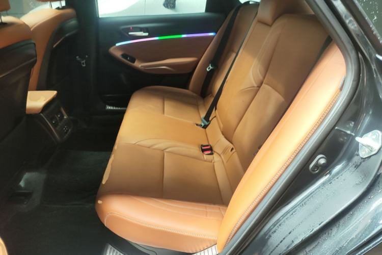 Used Toyota Avalon 2024 Dual-Motor 2.0L Premium Edition Left Rear Seat