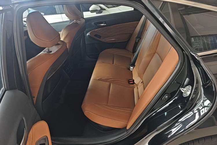 Used Toyota Avalon 2024 Dual-Motor 2.0L Luxury Edition Left Rear Seat
