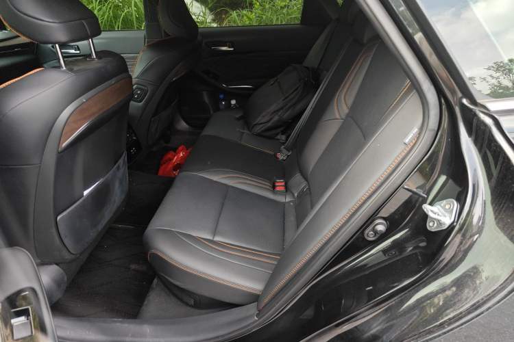 Used Toyota Avalon 2024 Dual-Motor 2.0L Luxury Edition Left Rear Seat