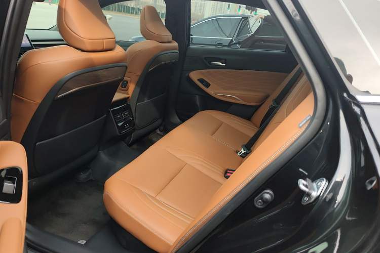 Used Toyota Avalon 2024 Dual-Motor 2.0L Premium Edition Left Rear Seat