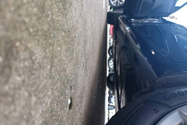Used Toyota Avalon 2024 Dual-Motor 2.0L Luxury Edition Left Side Sill