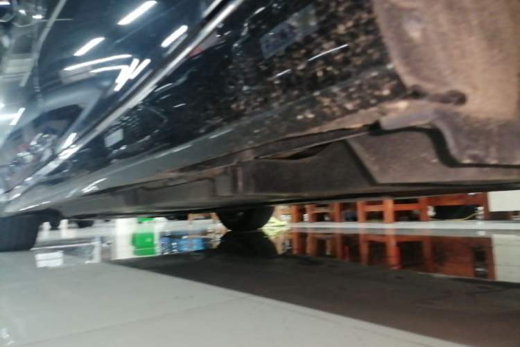 Used Toyota Avalon 2024 Dual-Motor 2.0L Luxury Edition Left Side Sill
