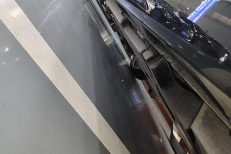 Used Toyota Avalon 2024 Dual-Motor 2.0L Premium Edition Left Side Sill