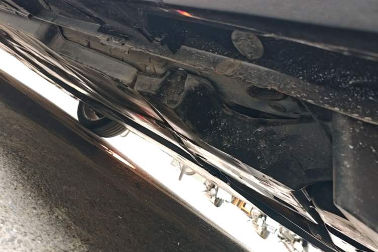 Used Toyota Avalon 2024 Dual-Motor 2.0L Luxury Edition Left Side Sill