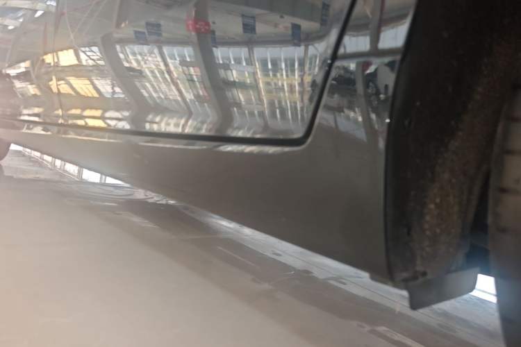 Used Toyota Avalon 2024 2.0L Premium Edition Left Side Sill