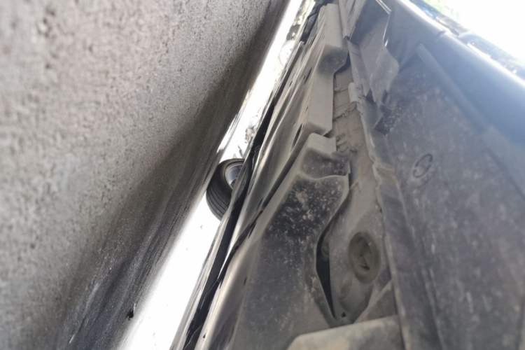 Used Toyota Avalon 2024 Dual-Motor 2.0L Luxury Edition Left Side Sill