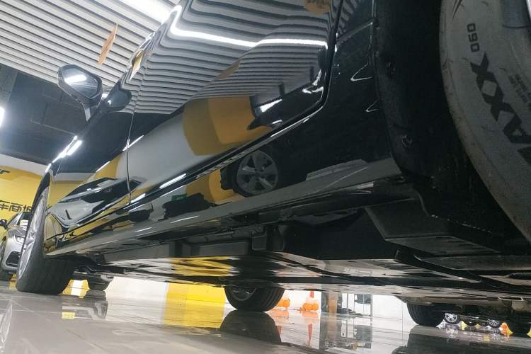 Used Toyota Avalon 2024 Dual-Engine 2.5L XLE Premium Edition Left Side Sill