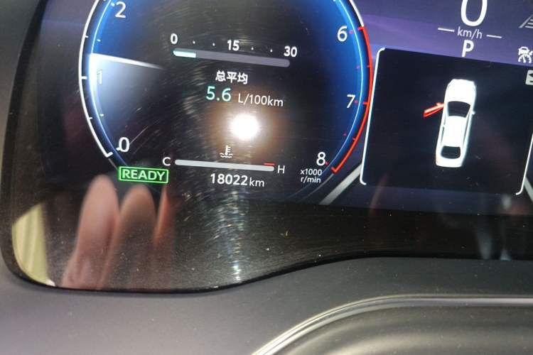 Used Toyota Avalon 2024 Dual-Motor 2.0L Luxury Edition Odometer Close Up