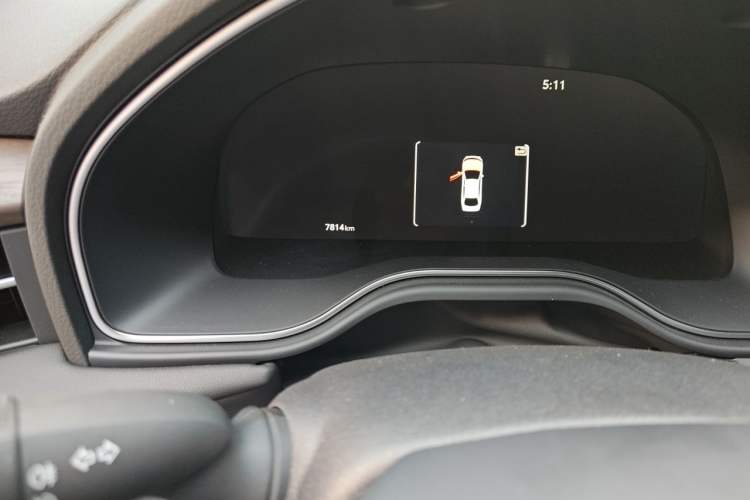 Used Toyota Avalon 2024 2.0L Luxury Edition Odometer Close Up