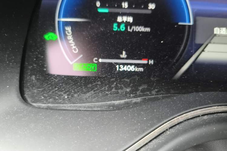 Used Toyota Avalon 2024 Dual-Motor 2.0L Luxury Edition Odometer Close Up