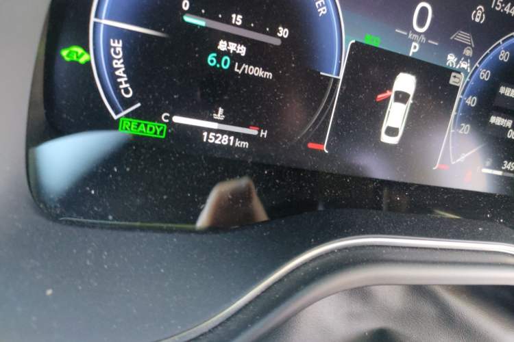 Used Toyota Avalon 2024 Dual-Motor 2.0L Luxury Edition Odometer Close Up