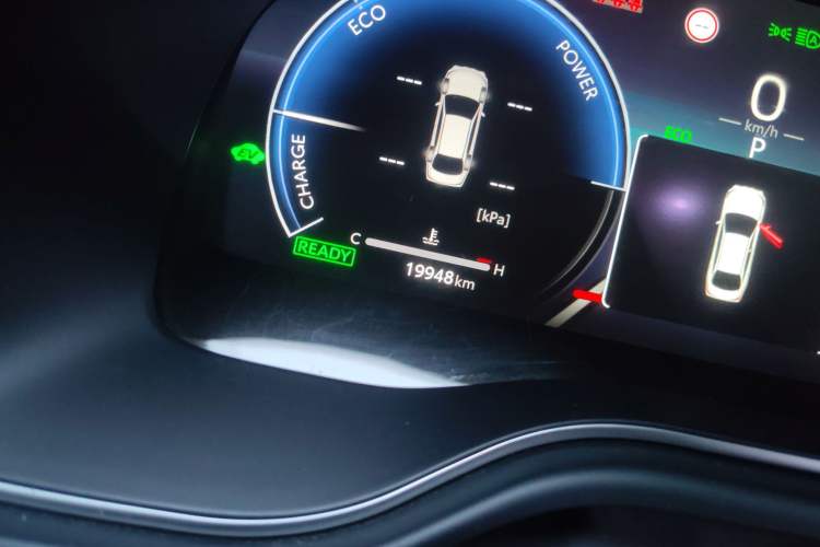 Used Toyota Avalon 2024 Dual-Motor 2.0L Luxury Edition Odometer Close Up