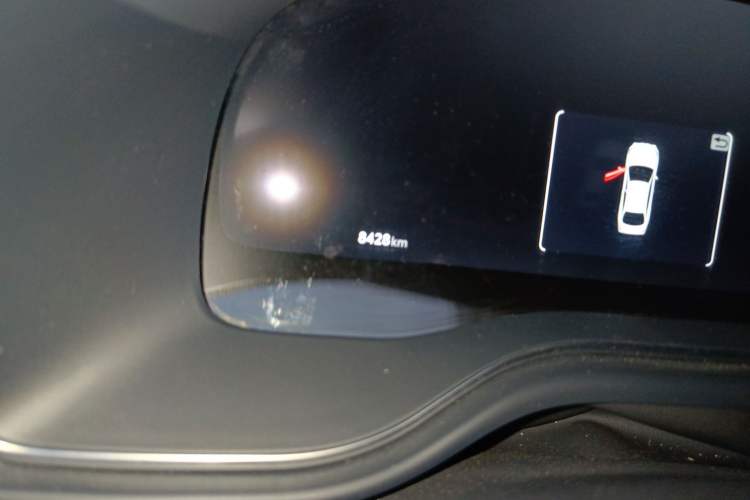 Used Toyota Avalon 2024 2.0L Luxury Edition Odometer Close Up