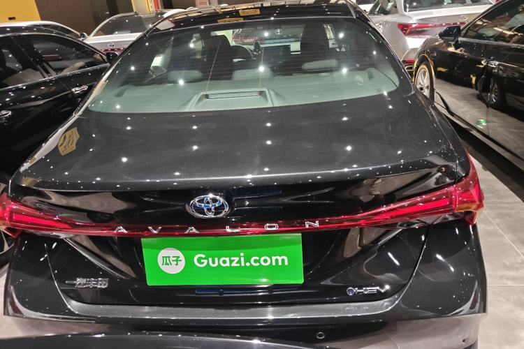 Used Toyota Avalon 2024 Dual-Motor 2.0L Luxury Edition Rear