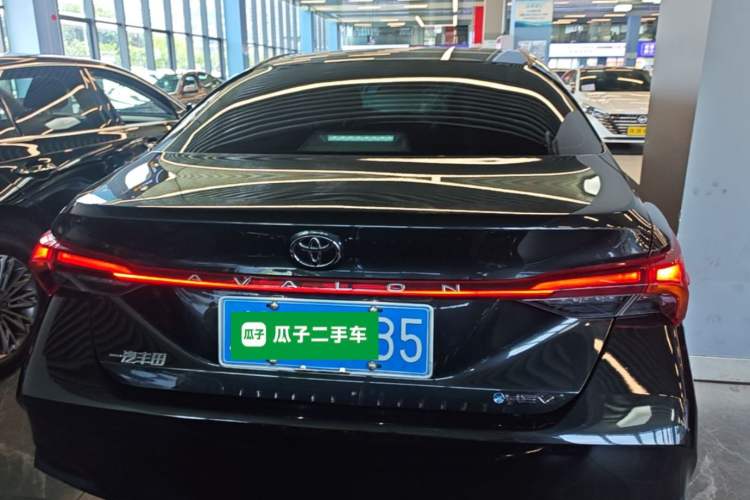 Used Toyota Avalon 2024 Dual-Motor 2.0L Premium Edition Rear