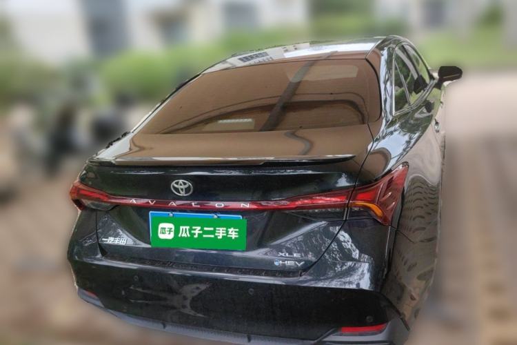 Used Toyota Avalon 2024 Dual-Engine 2.5L XLE Premium Edition Rear