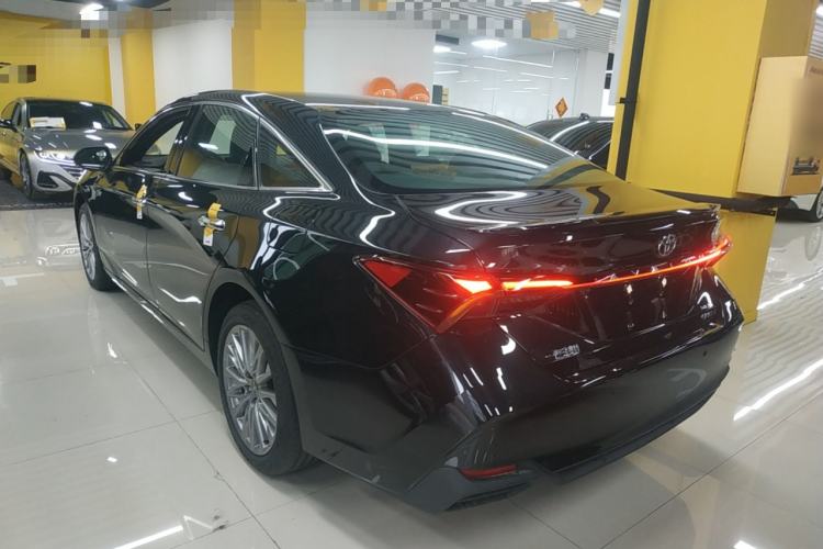 Used Toyota Avalon 2024 Dual-Engine 2.5L XLE Premium Edition Rear Left 45 Deg