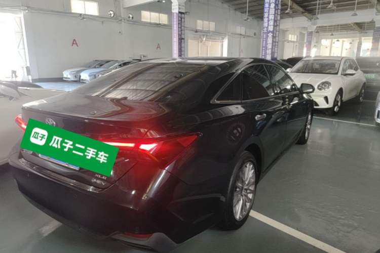 Used Toyota Avalon 2024 Dual-Motor 2.0L Premium Edition Rear Right 45 Deg