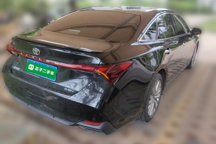 Used Toyota Avalon 2024 Dual-Engine 2.5L XLE Premium Edition Rear Right 45 Deg